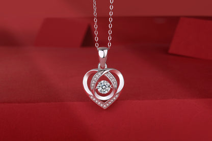 HeartSpark 18K Diamond Pendant – Luxury Gift Set