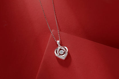 HeartSpark 18K Diamond Pendant – Luxury Gift Set