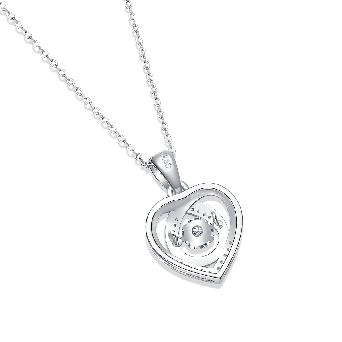 HeartSpark 18K Diamond Pendant – Luxury Gift Set